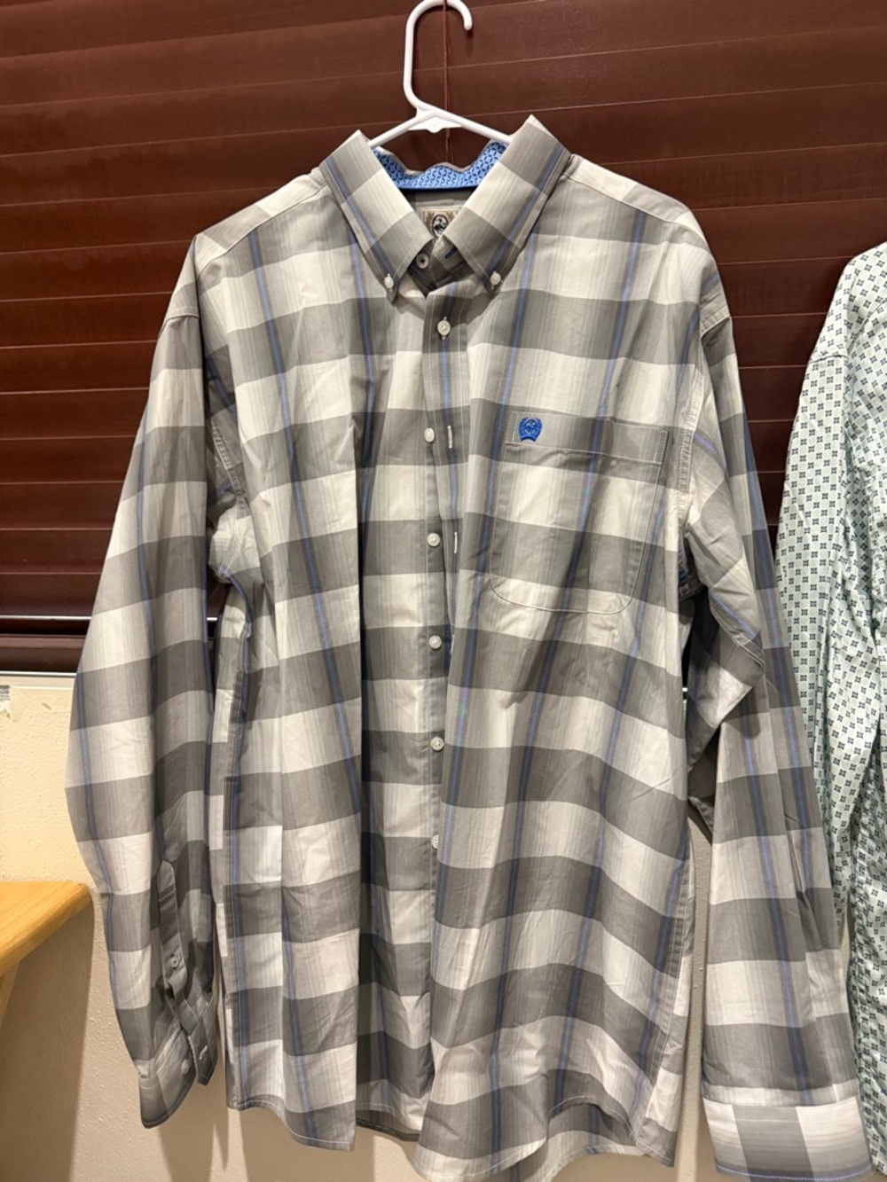 Multiple shirts. Ariat, Cinch , Columbia